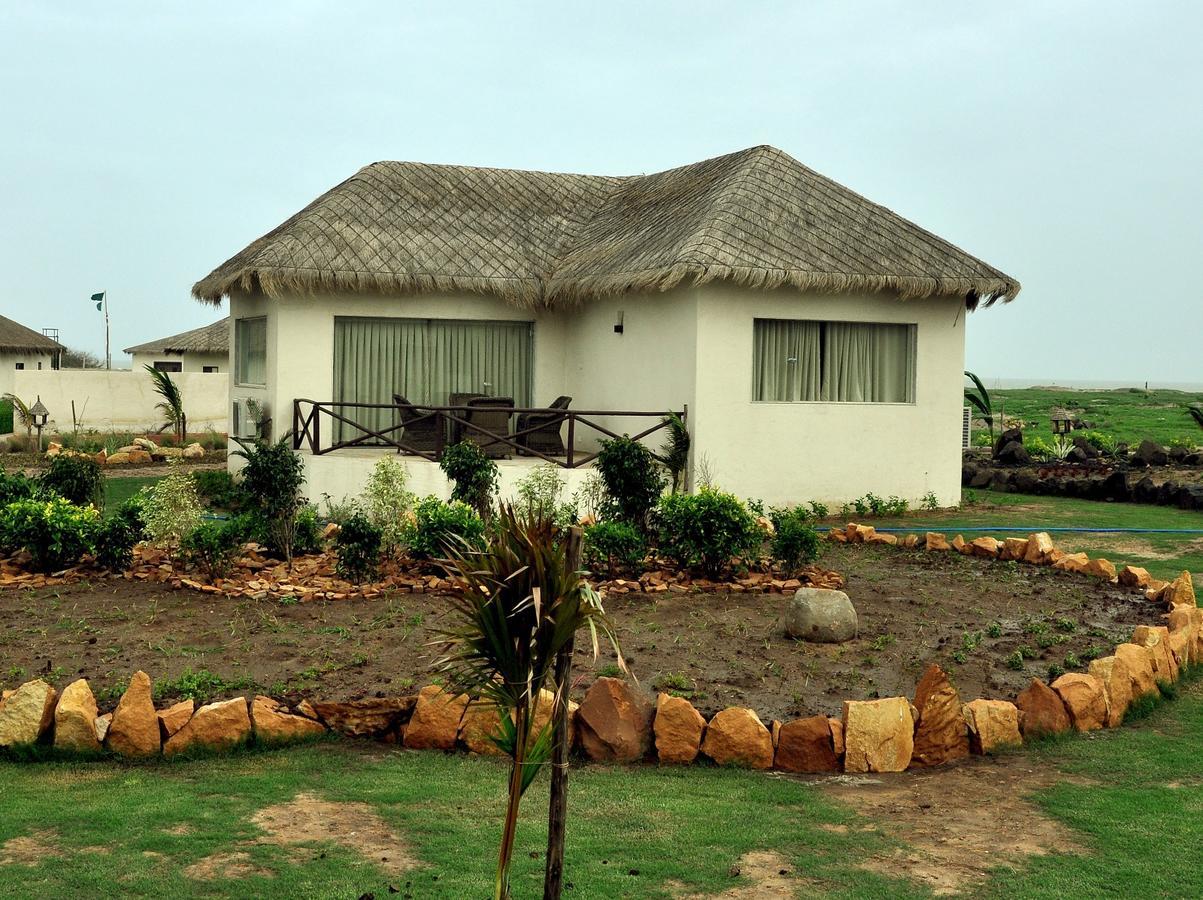 Serena Beach Resort Māndvi Exteriér fotografie