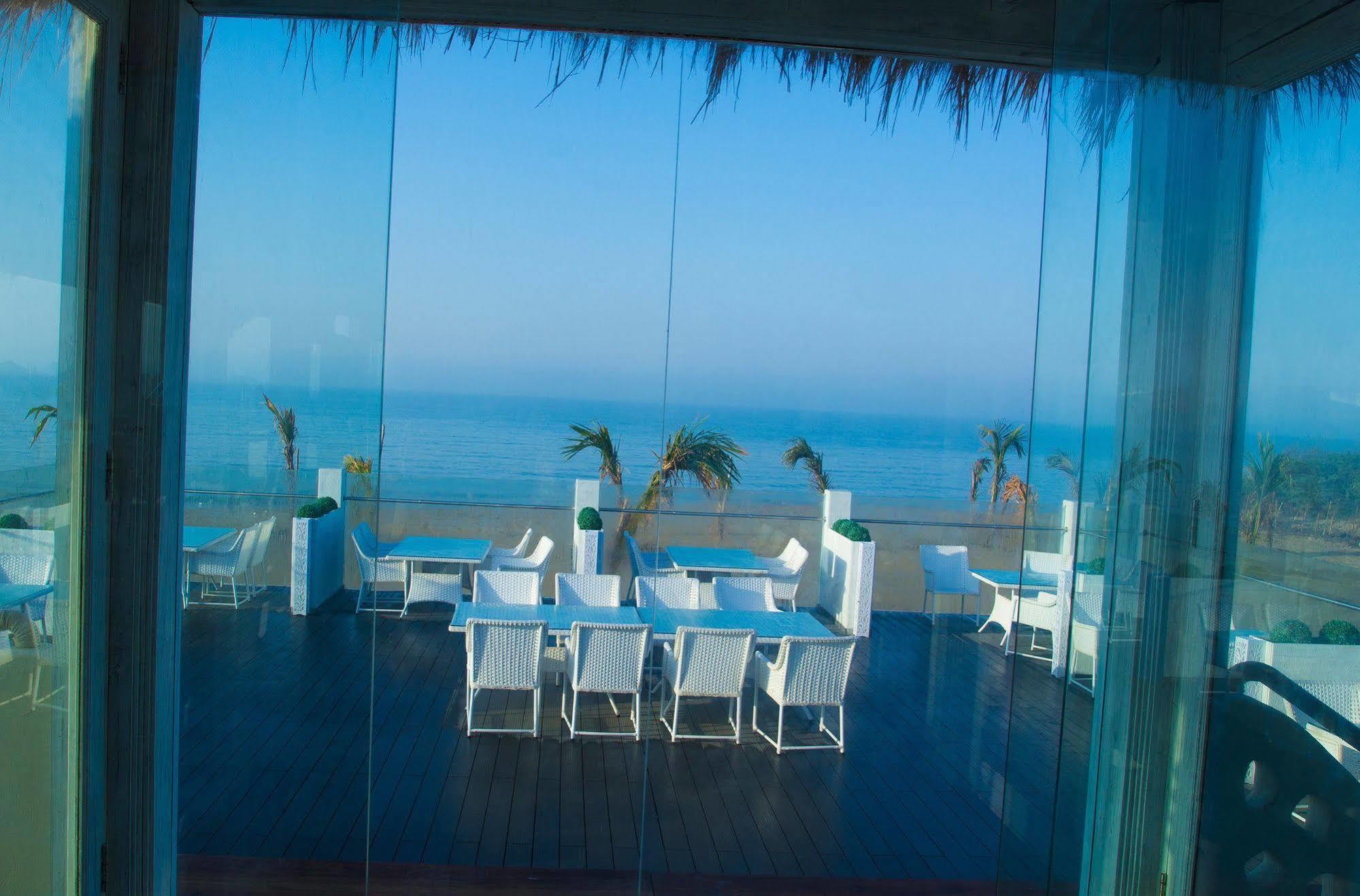 Serena Beach Resort Māndvi Exteriér fotografie