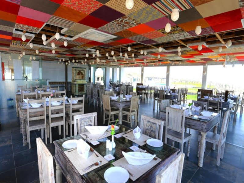 Serena Beach Resort Māndvi Exteriér fotografie