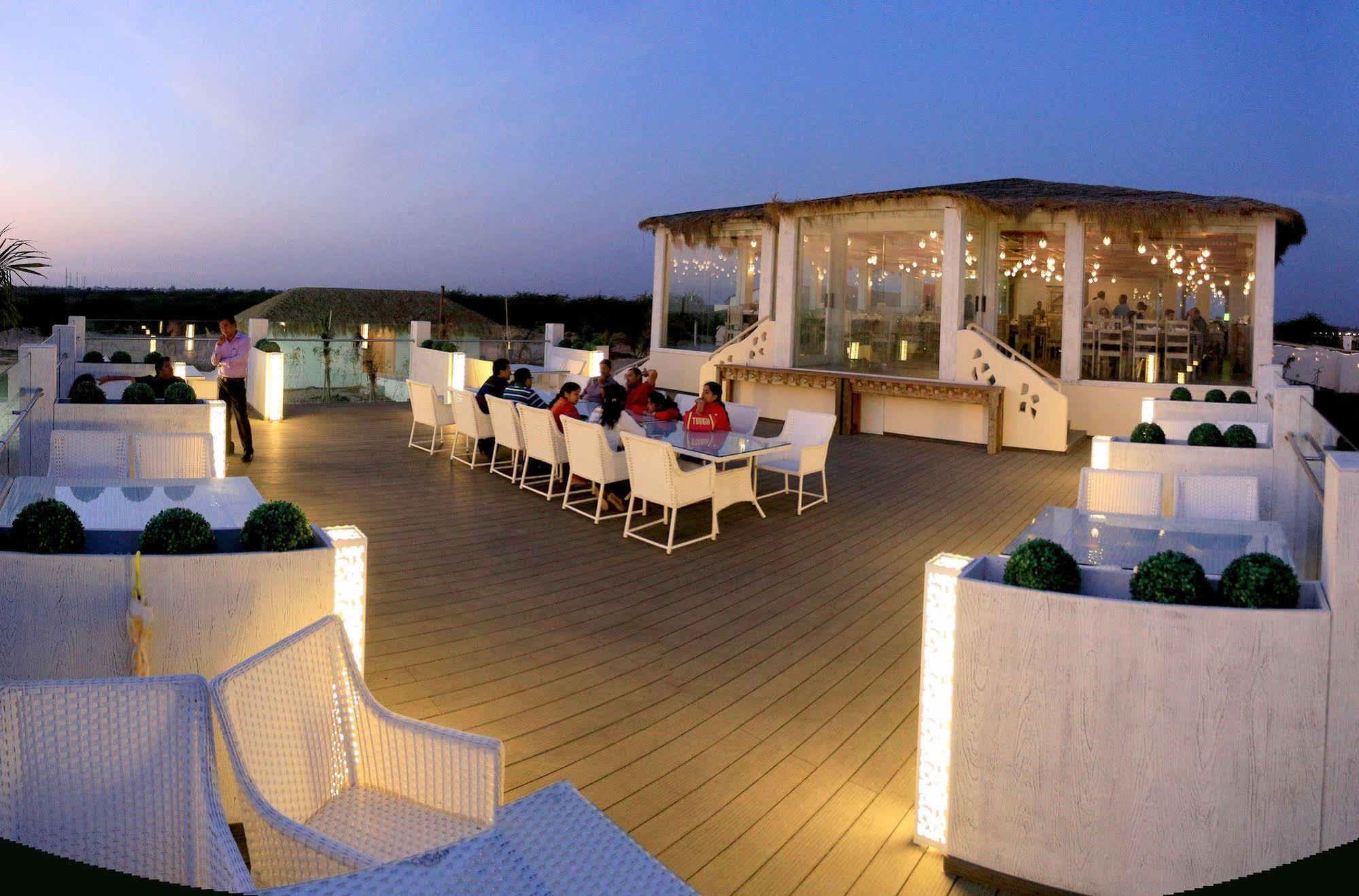 Serena Beach Resort Māndvi Exteriér fotografie